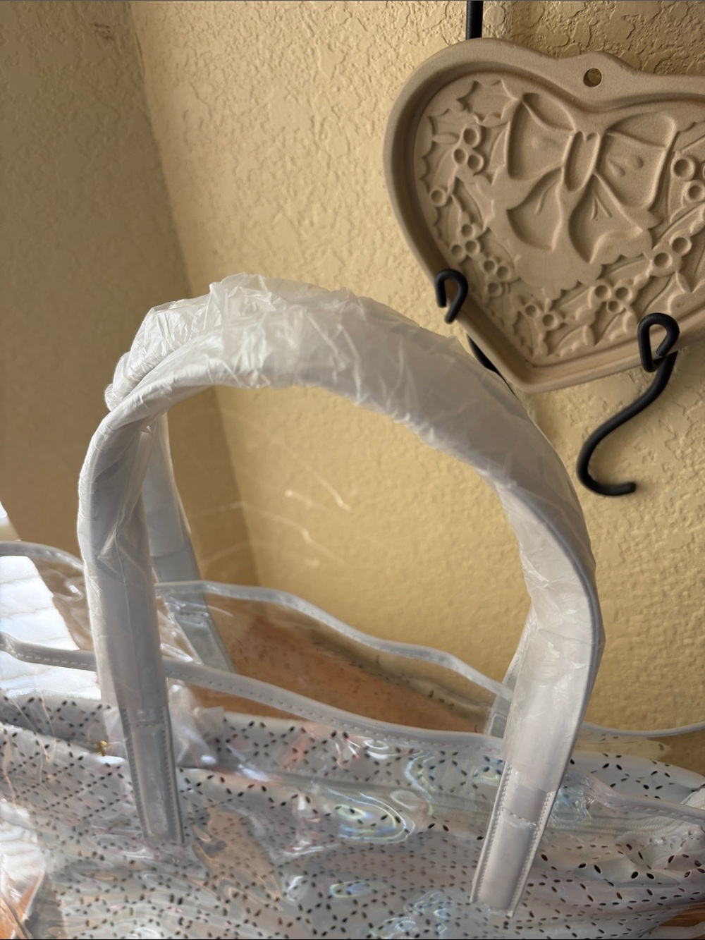 Estee Lauder Clear Tote with White Trim and Printed Insert - Picture 4 of 6